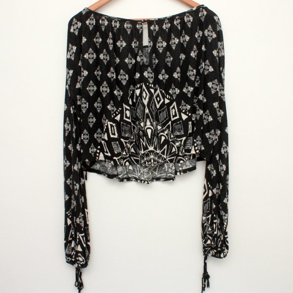 Free People Women's Printed Mid Length Boho LS Blouse Black Small Rayon - Picture 2 of 7